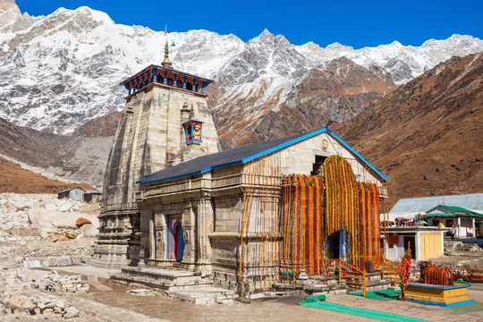 kedarnath-temple-mountains.webp